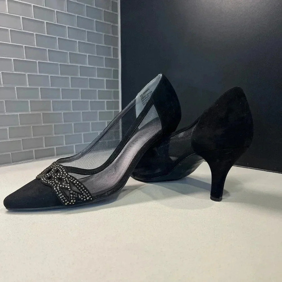 Karen Scott Shoes - Worn Size 10 Karen Scott 3” heels Black w/bedazzeled accents lots of life left